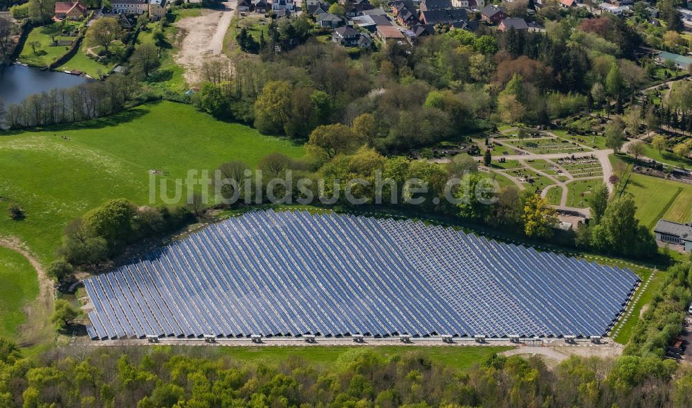 Glücksburg von oben - Solarkraftwerk und Photovoltaik- Anlagen in Glücksburg im Bundesland Schleswig-Holstein, Deutschland