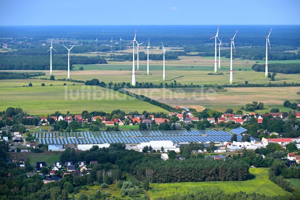Klosterfelde aus der Vogelperspektive: Solarkraftwerk und Photovoltaik- Anlagen in Klosterfelde im Bundesland Brandenburg, Deutschland