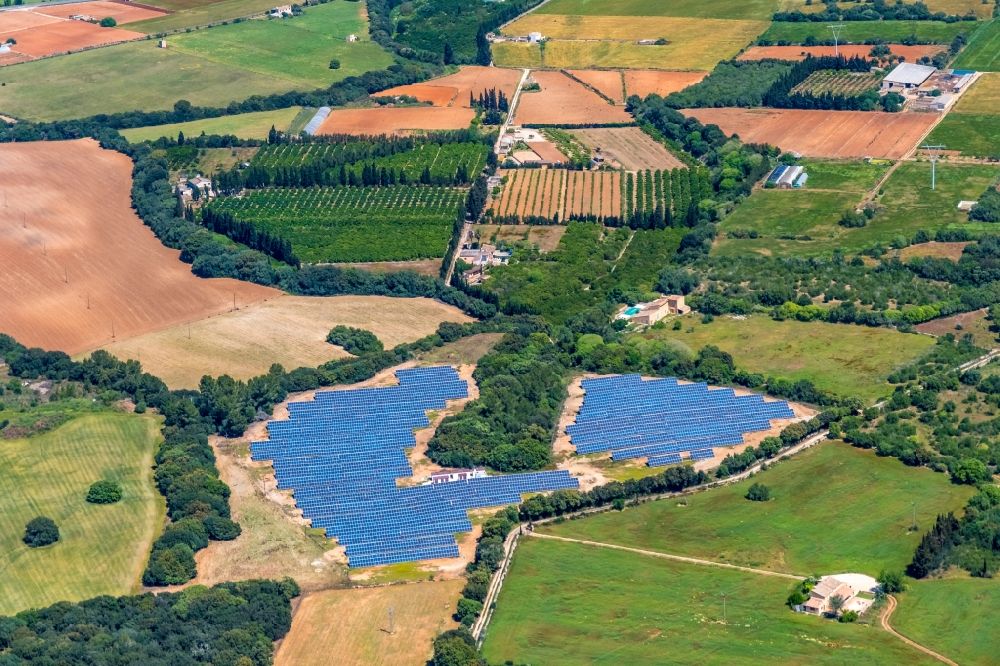 Luftaufnahme Llubi - Solarkraftwerk und Photovoltaik- Anlagen in Llubi in Islas Baleares, Spanien