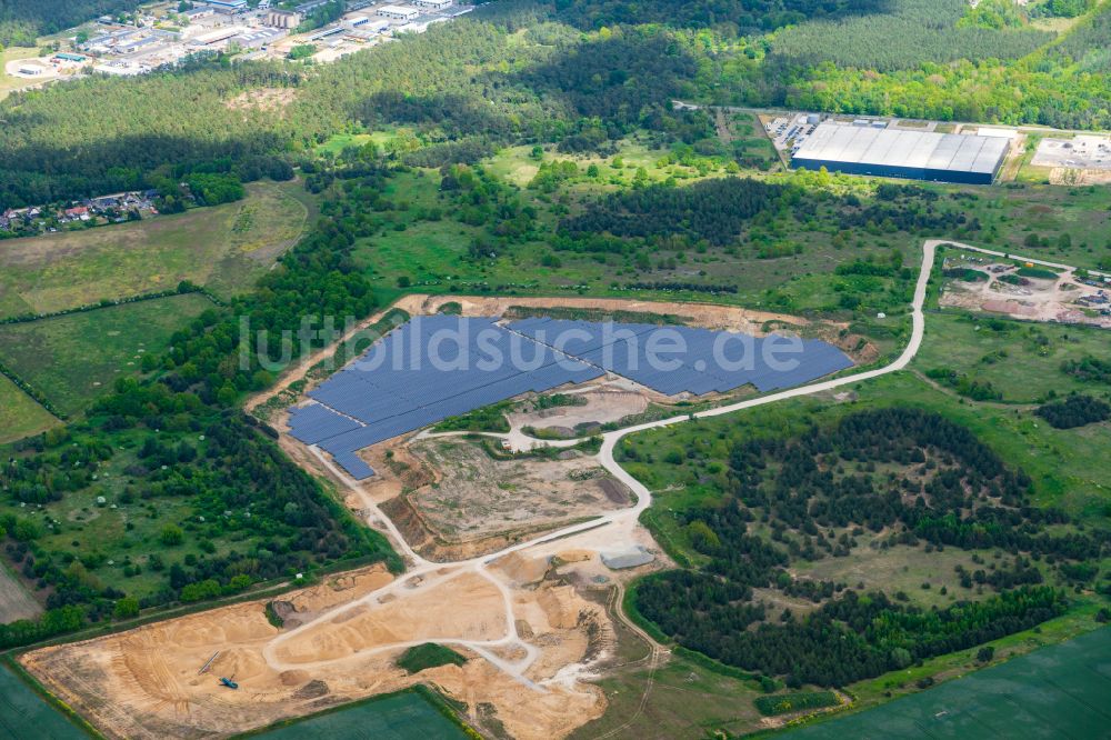 Luftaufnahme Ludwigslust - Solarkraftwerk und Photovoltaik- Anlagen in Ludwigslust im Bundesland Mecklenburg-Vorpommern, Deutschland
