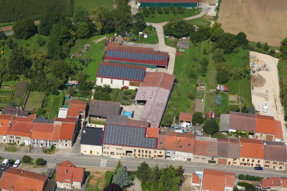 Varize aus der Vogelperspektive: Solarkraftwerk und Photovoltaik- Anlagen in Varize in Grand Est, Frankreich