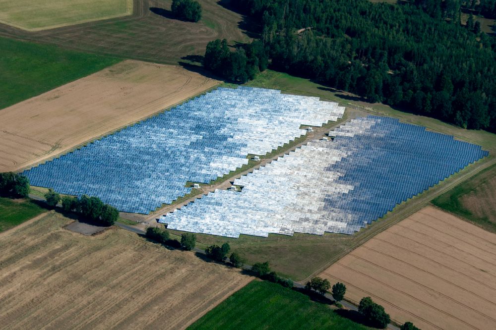 Luftaufnahme Wiesau - Solarkraftwerk und Photovoltaik- Anlagen in Wiesau im Bundesland Bayern, Deutschland