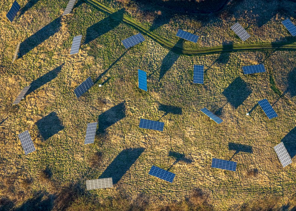 Bottrop von oben - Solarpark in Bottrop im Bundesland Nordrhein-Westfalen