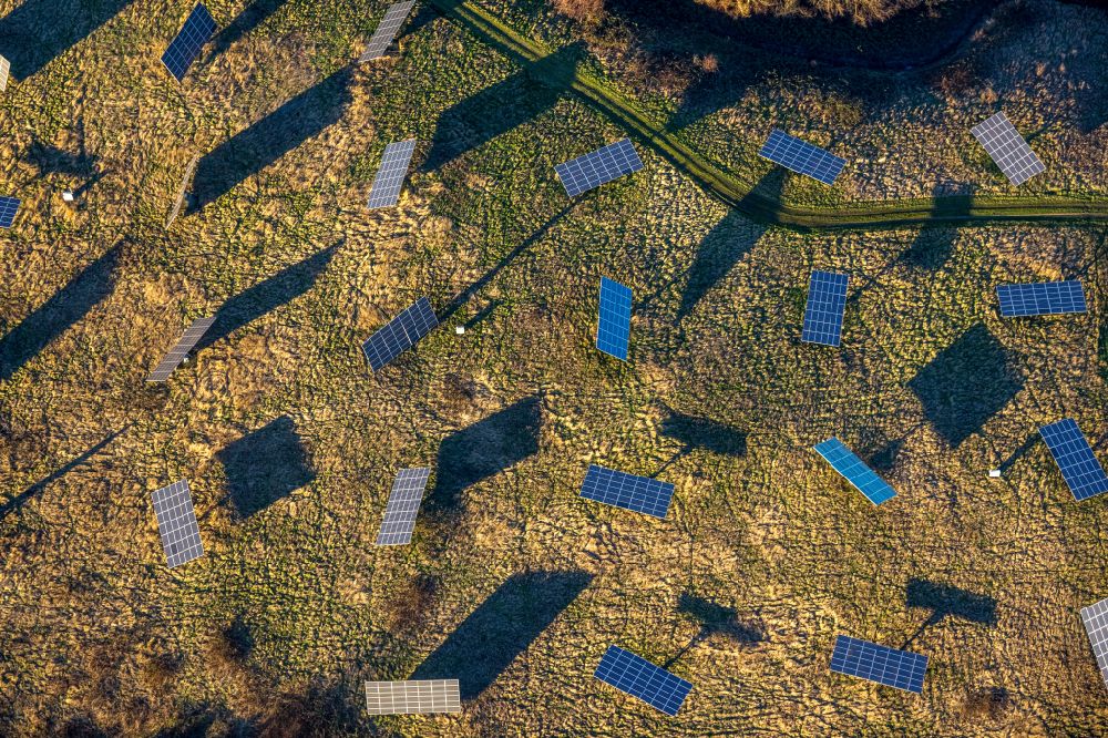 Bottrop aus der Vogelperspektive: Solarpark in Bottrop im Bundesland Nordrhein-Westfalen