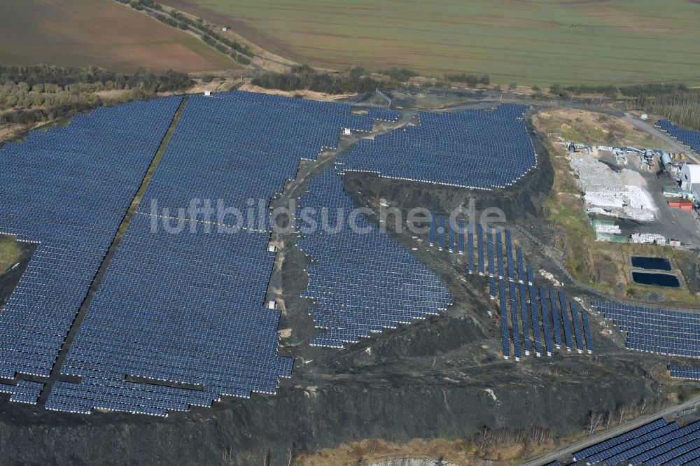 Eisleben, Lutherstadt von oben - Solarpark bzw. Solarkraftwerk auf einer Abraum- Halde in Eisleben, Lutherstadt im Bundesland Sachsen-Anhalt