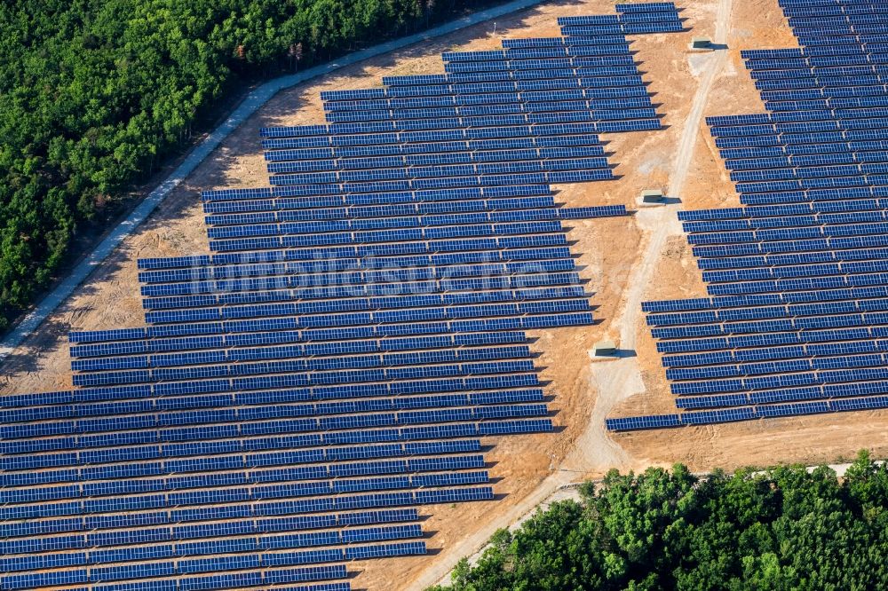 Luftbild Aspremont - Solarpark bzw. Solarkraftwerk in Aspremont in Provence-Alpes-Cote d'Azur, Frankreich