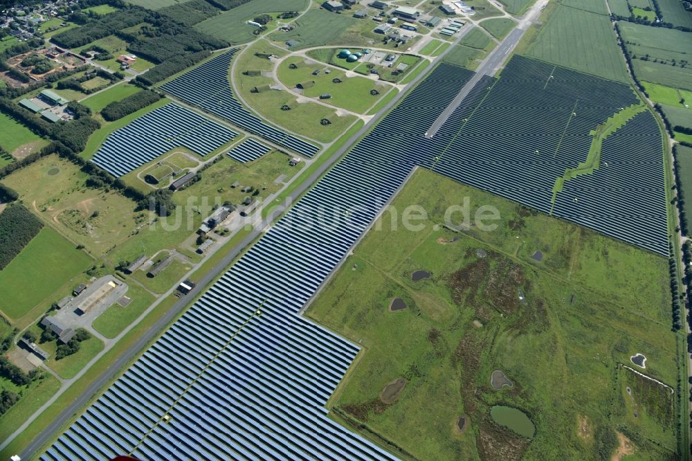 Eggebek aus der Vogelperspektive: Solarpark bzw. Solarkraftwerk in Eggebek im Bundesland Schleswig-Holstein