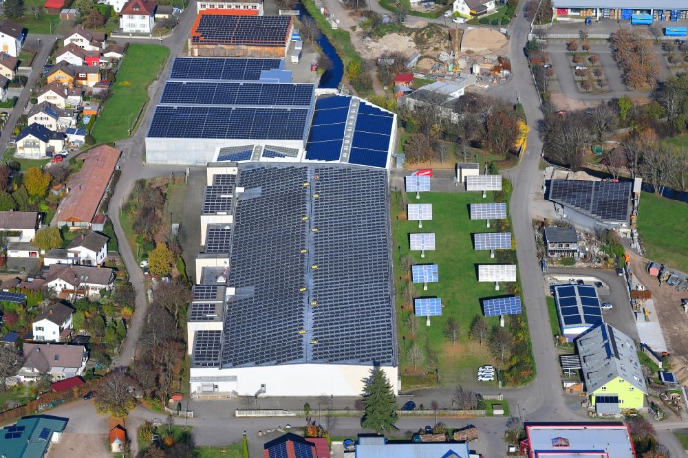 Luftaufnahme Hausen im Wiesental - Solarpark bzw. Solarkraftwerk auf den Firmendächern des ehemaligen Textilunternehmens Brennet AG in Hausen im Wiesental im Bundesland Baden-Württemberg