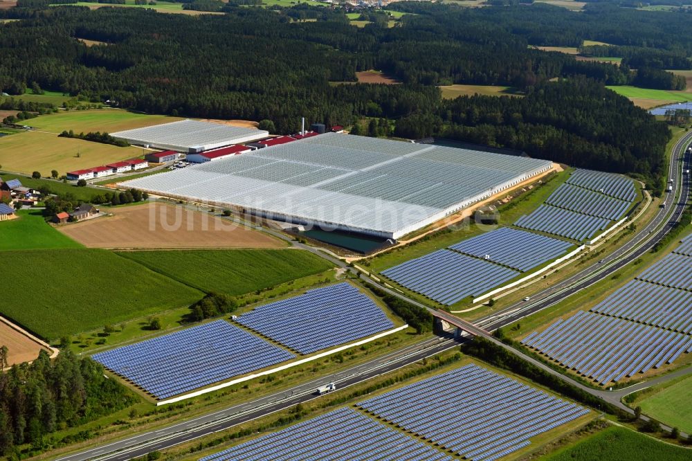 Luftaufnahme Wonsees - Solarpark bzw. Solarkraftwerk Jura-Solarpark an der BAB A70 in Wonsees im Bundesland Bayern, Deutschland