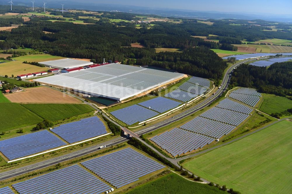 Wonsees von oben - Solarpark bzw. Solarkraftwerk Jura-Solarpark an der BAB A70 in Wonsees im Bundesland Bayern, Deutschland