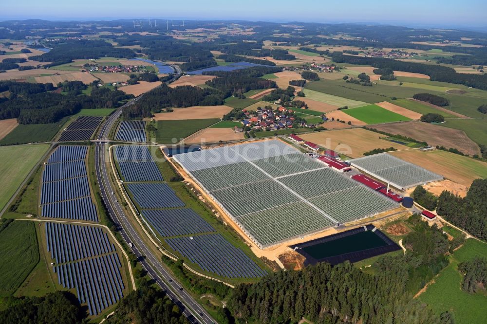 Wonsees von oben - Solarpark bzw. Solarkraftwerk Jura-Solarpark an der BAB A70 in Wonsees im Bundesland Bayern, Deutschland