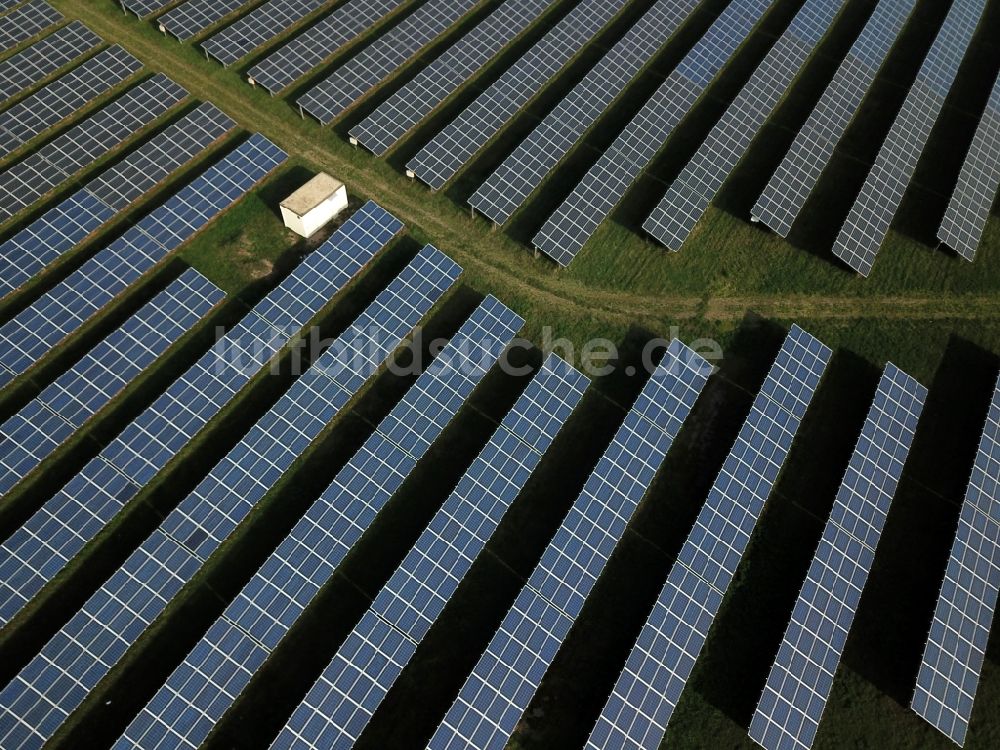 Luftaufnahme Kanena - Bruckdorf - Solarpark bzw. Solarkraftwerk in Kanena - Bruckdorf im Bundesland Sachsen-Anhalt, Deutschland