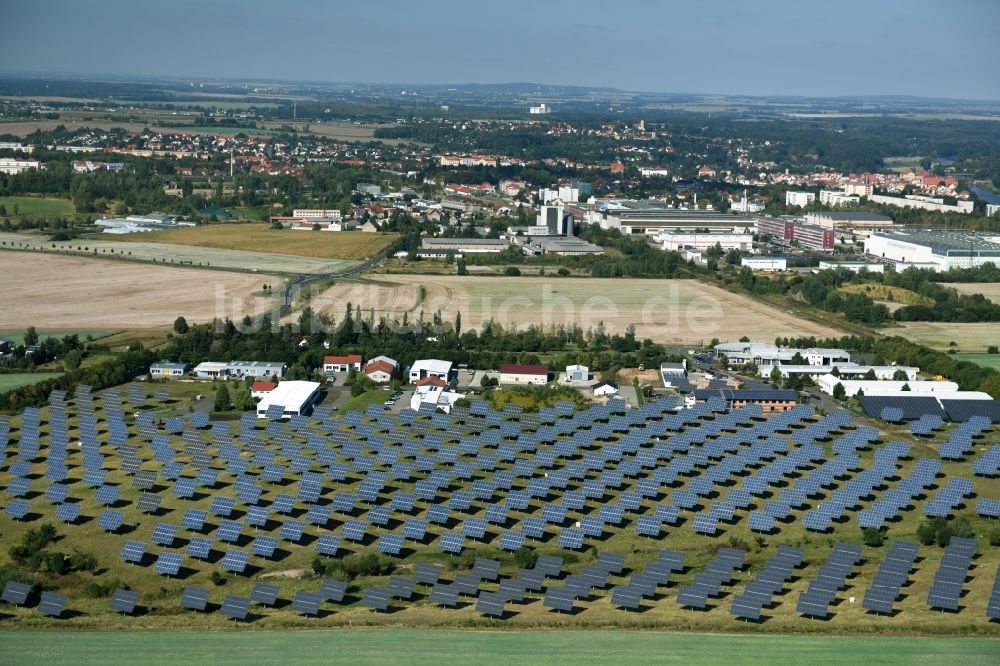 Grimma aus der Vogelperspektive: Solarpark bzw. Solarkraftwerk der Kirchner Solar Group GmbH in Grimma im Bundesland Sachsen