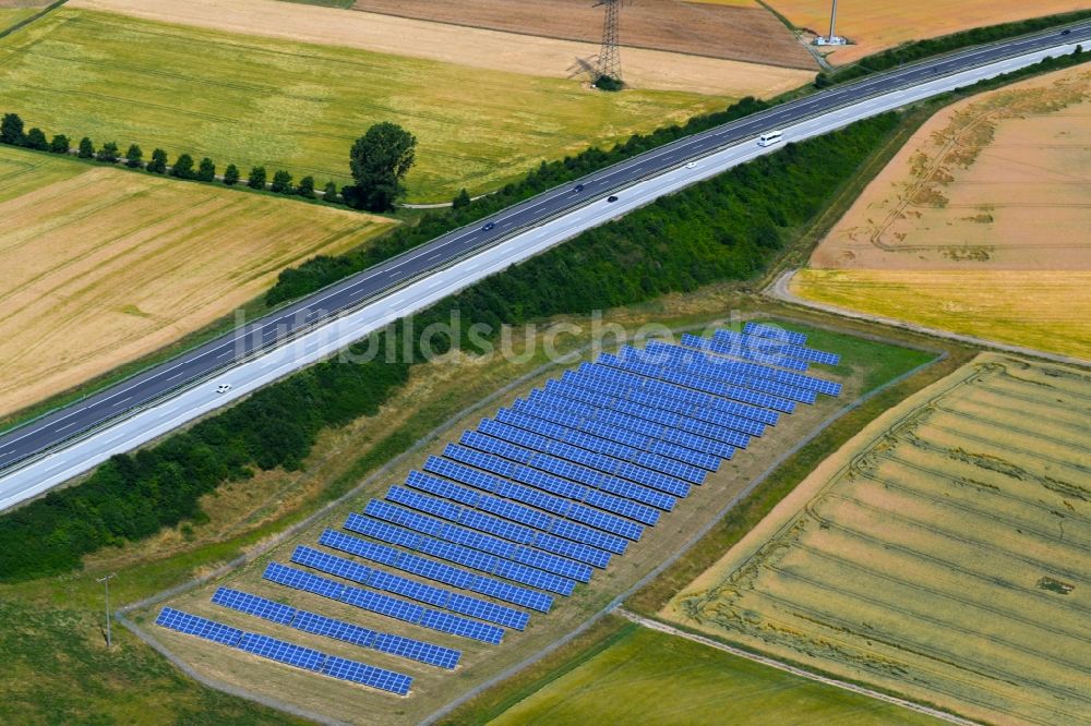 Luftbild Lauda-Königshofen - Solarpark bzw. Solarkraftwerk in Lauda-Königshofen im Bundesland Baden-Württemberg, Deutschland