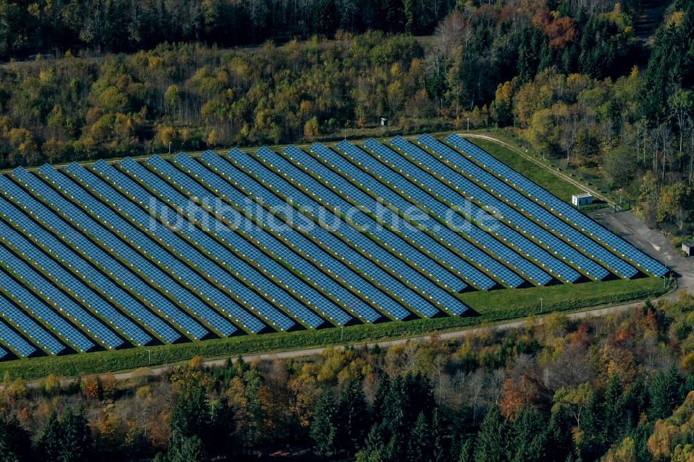 Großenstingen von oben - Solarpark bzw. Solarkraftwerk im Wald in Großenstingen im Bundesland Baden-Württemberg, Deutschland