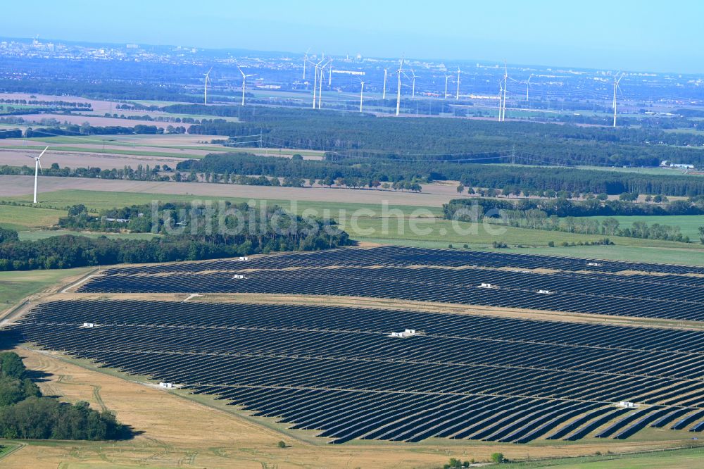 Luftbild Willmersdorf - Solarpark bzw. Solarkraftwerk in Willmersdorf im Bundesland Brandenburg, Deutschland