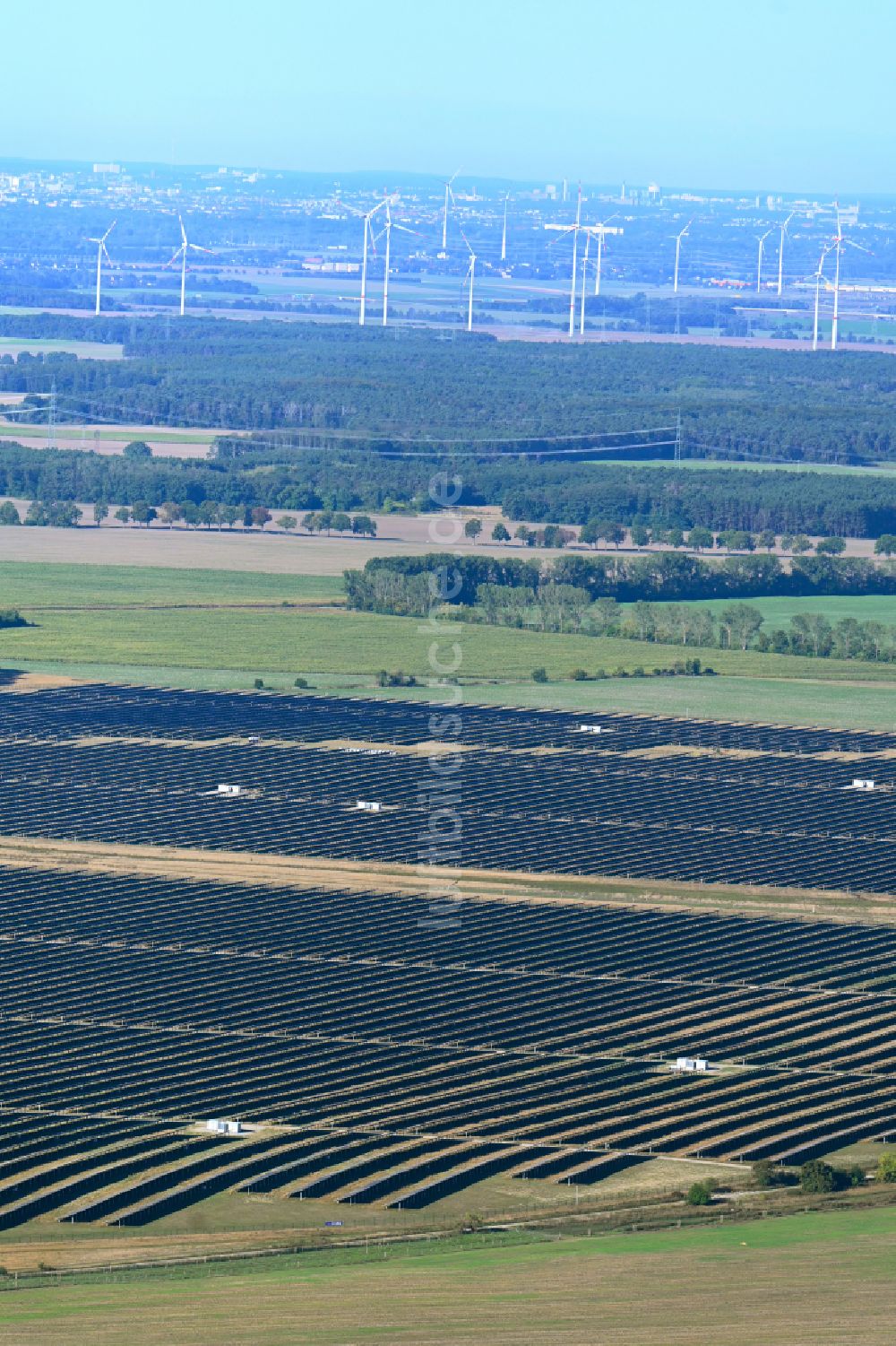 Luftaufnahme Willmersdorf - Solarpark bzw. Solarkraftwerk in Willmersdorf im Bundesland Brandenburg, Deutschland