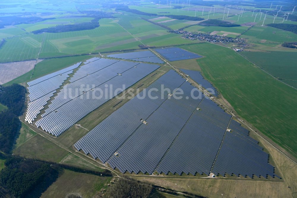 Luftaufnahme Willmersdorf - Solarpark bzw. Solarkraftwerk in Willmersdorf im Bundesland Brandenburg, Deutschland