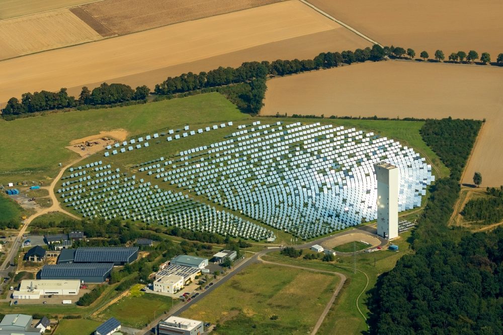 Luftbild Jülich - Solarpark bzw. Solarthermisches Versuchskraftwerk mit Solarturm in Jülich im Bundesland Nordrhein-Westfalen, Deutschland