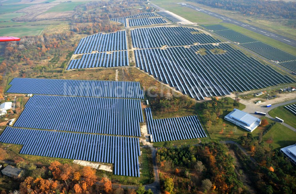 Luftbild Falkenberg / Lönnewitz - Solarpark Lönnewitz auf dem Flugplatz Falkenberg / Lönnewitz