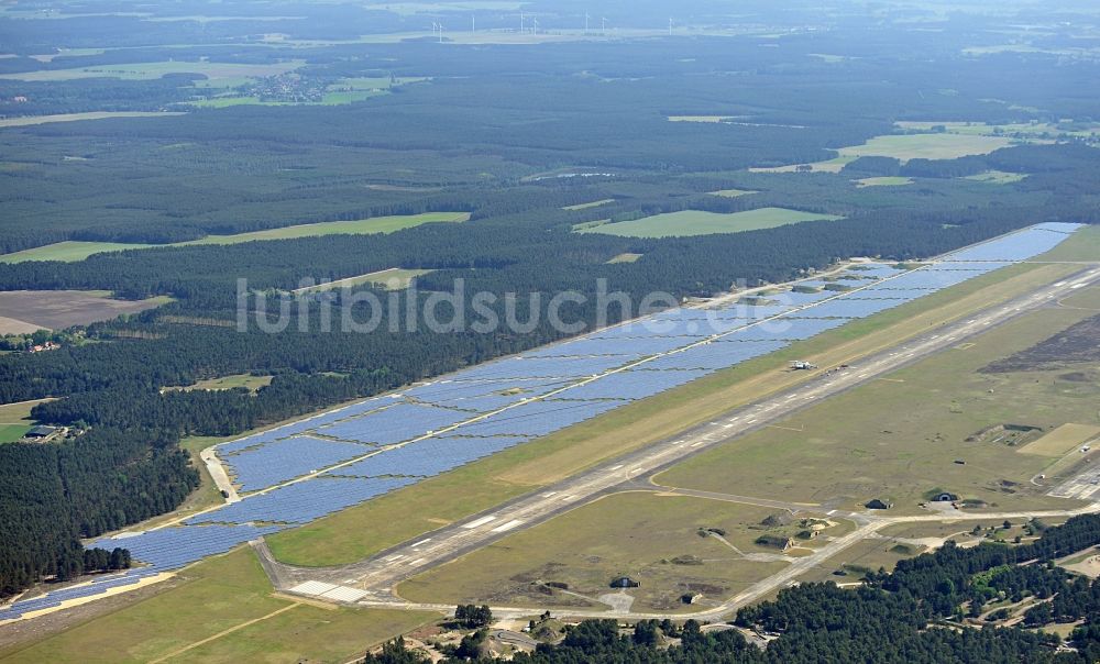 Luftbild Drewitz - Solarpark / Photovoltaikanlage auf dem Flugplatz Cottbus-Drewitz im Bundesland Brandenburg