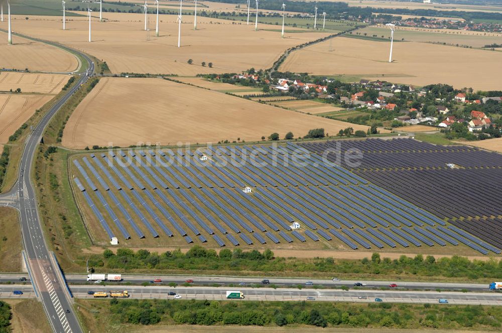 Rödgen von oben - Solarpark in Rödgen / Sachsen-Anhalt