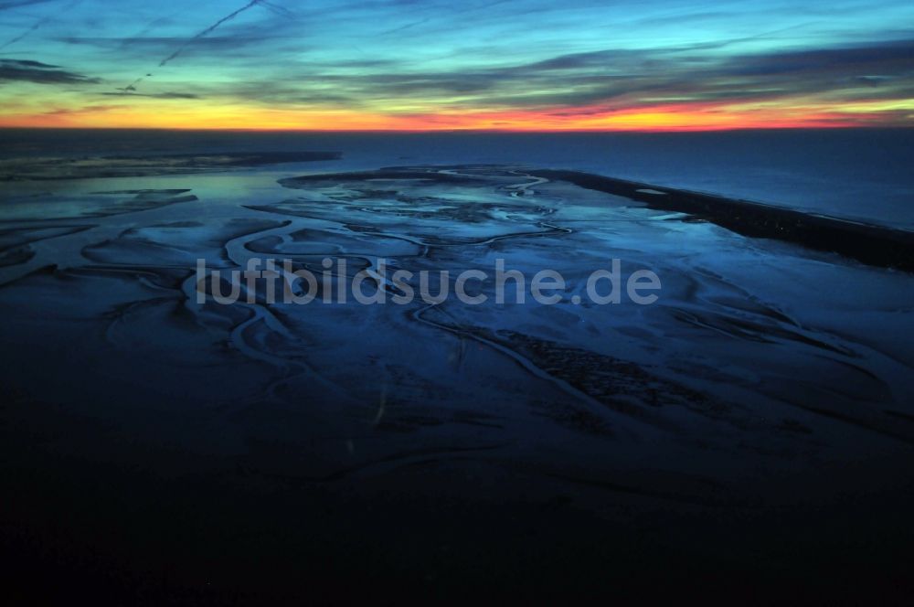 Luftbild Emden - Sonnenuntergang über dem Wattenmeer bei Emden