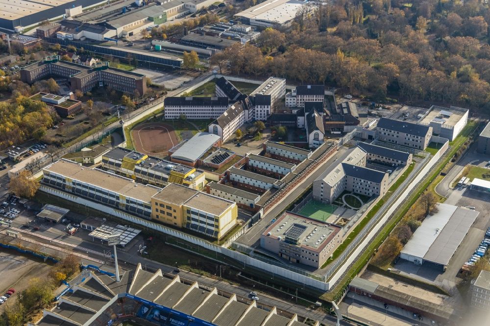 Bochum von oben - Sozialtherapeutische Anstalt (SothA) der Justizvollzugsanstalt JVA in Bochum im Bundesland Nordrhein-Westfalen, Deutschland