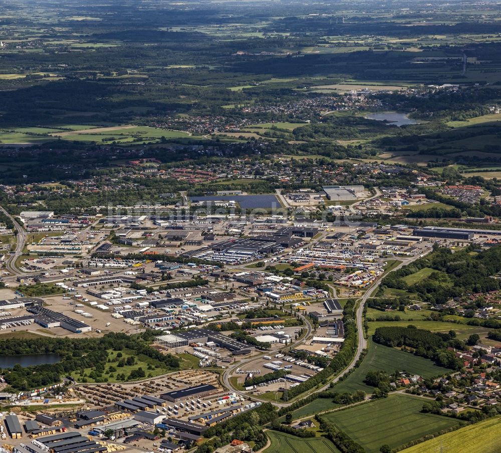 Luftbild Padborg - Speditions- Gebäude der Logistik- und Transportfirmen im Gewerbegebiet in Padborg in Syddanmark, Dänemark