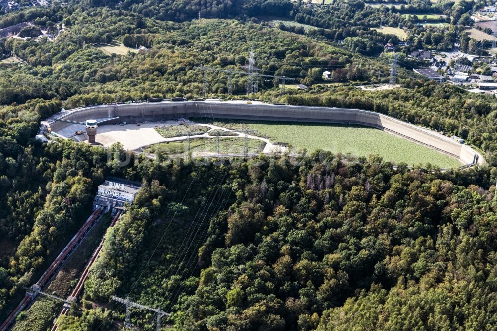 Herdecke aus der Vogelperspektive: Speichebecken des Pumpspeicherkraftwerks Koepchenwerk in Herdecke im Bundesland Nordrhein-Westfalen