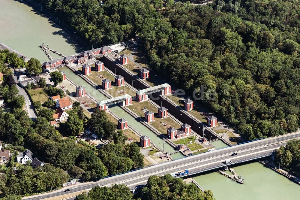 Luftbild Sehnde - Sperrwerk- Schleusenanlagen Anderten am Mittelkanal in Sehnde im Bundesland Niedersachsen, Deutschland