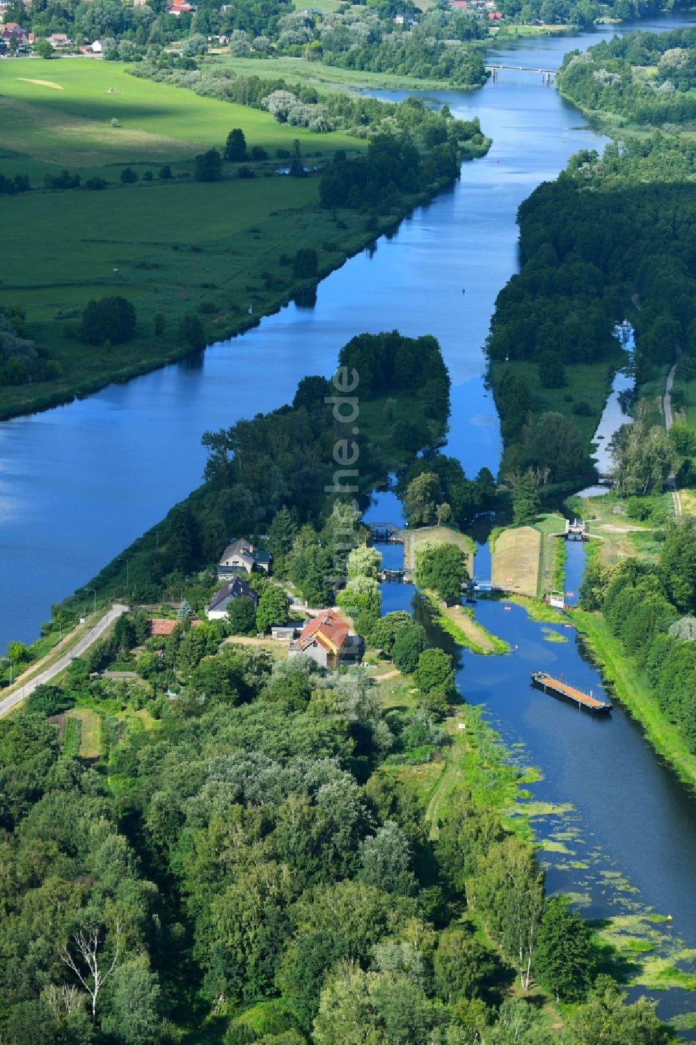Luftaufnahme Liepe - Sperrwerk- Schleusenanlagen Lieper Schleuse am Finowkanal in Liepe im Bundesland Brandenburg, Deutschland
