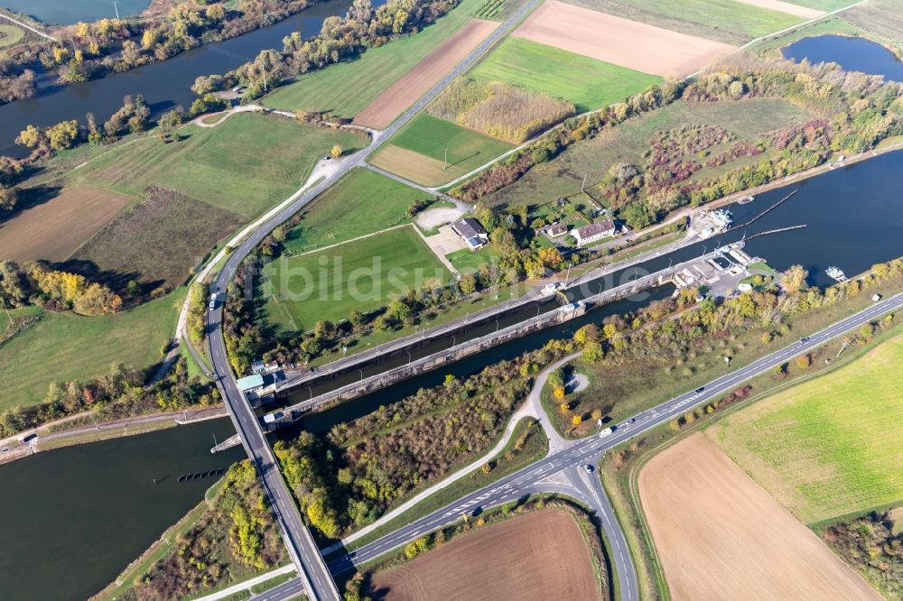 Luftaufnahme Gerlachshausen - Sperrwerk- Schleusenanlagen am Mainkanal in Gerlachshausen im Bundesland Bayern, Deutschland