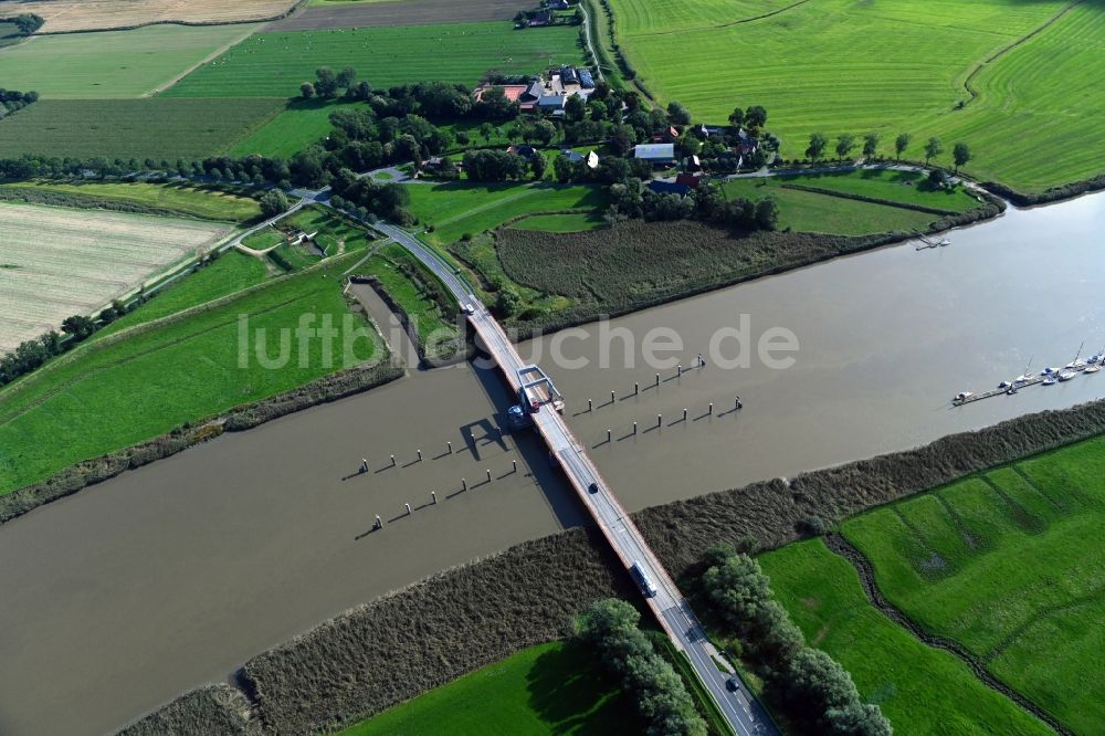 Luftbild Geversdorf - Sperrwerk- Schleusenanlagen der Oste im Ortsteil Itzwörden in Geversdorf im Bundesland Niedersachsen, Deutschland