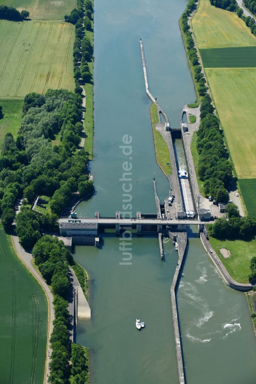 Luftbild Kelheim - Sperrwerk- Schleusenanlagen der Schleuse Kelheim am Main - Donau - Kanal in Kelheim im Bundesland Bayern, Deutschland