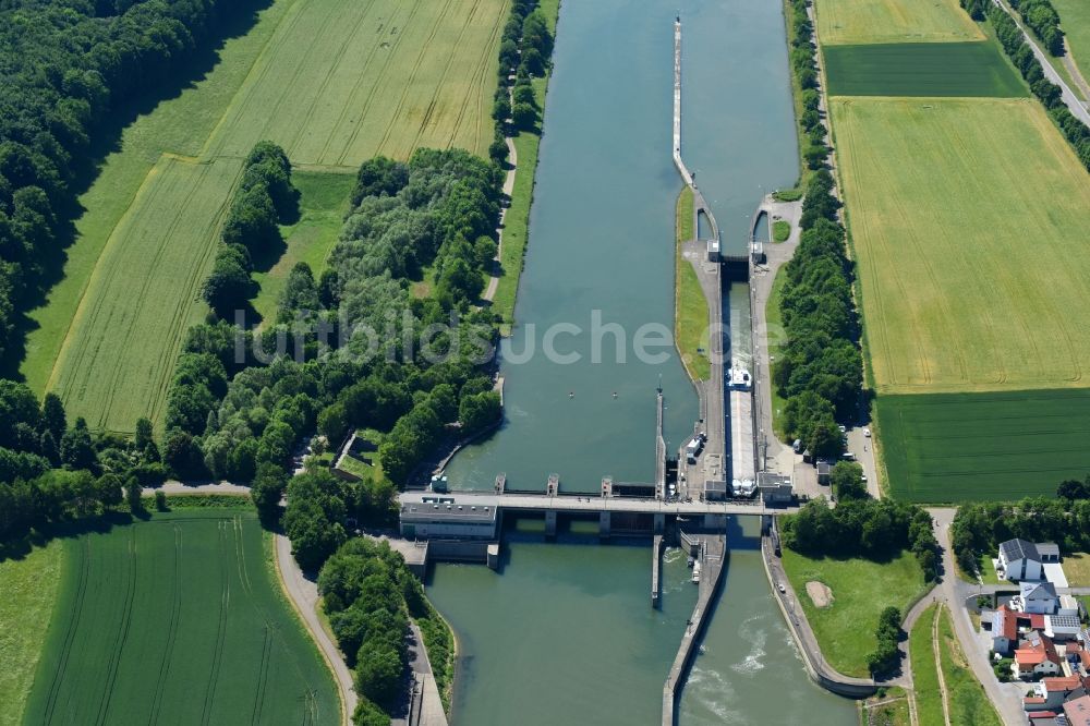 Luftaufnahme Kelheim - Sperrwerk- Schleusenanlagen der Schleuse Kelheim am Main - Donau - Kanal in Kelheim im Bundesland Bayern, Deutschland