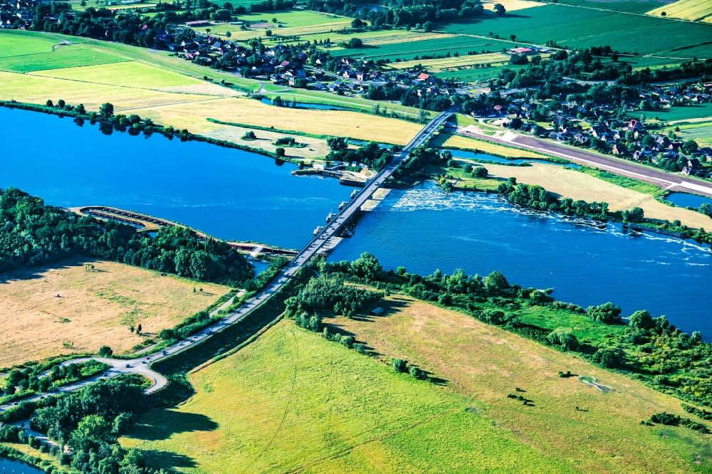 Luftaufnahme Geesthacht - Sperrwerk Staustufe Elbe in Geesthacht im Bundesland Schleswig-Holstein, Deutschland
