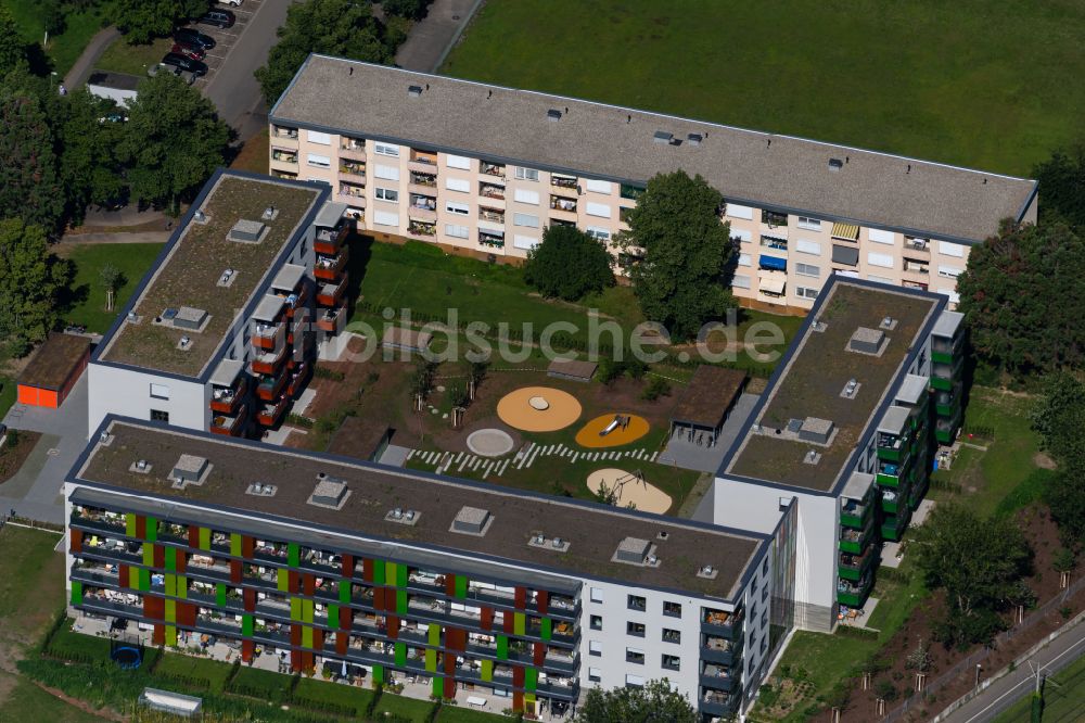 Luftaufnahme Freiburg im Breisgau - Spielplatz in Freiburg im Breisgau im Bundesland Baden-Württemberg, Deutschland