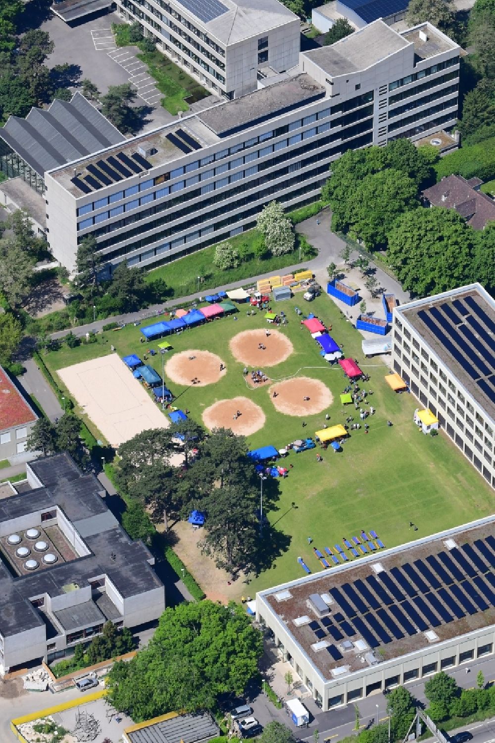 Luftaufnahme Basel - Sport- Arena auf dem Schulgelände Sandgruben für das eidgenössische Schwingfest in Basel, Schweiz