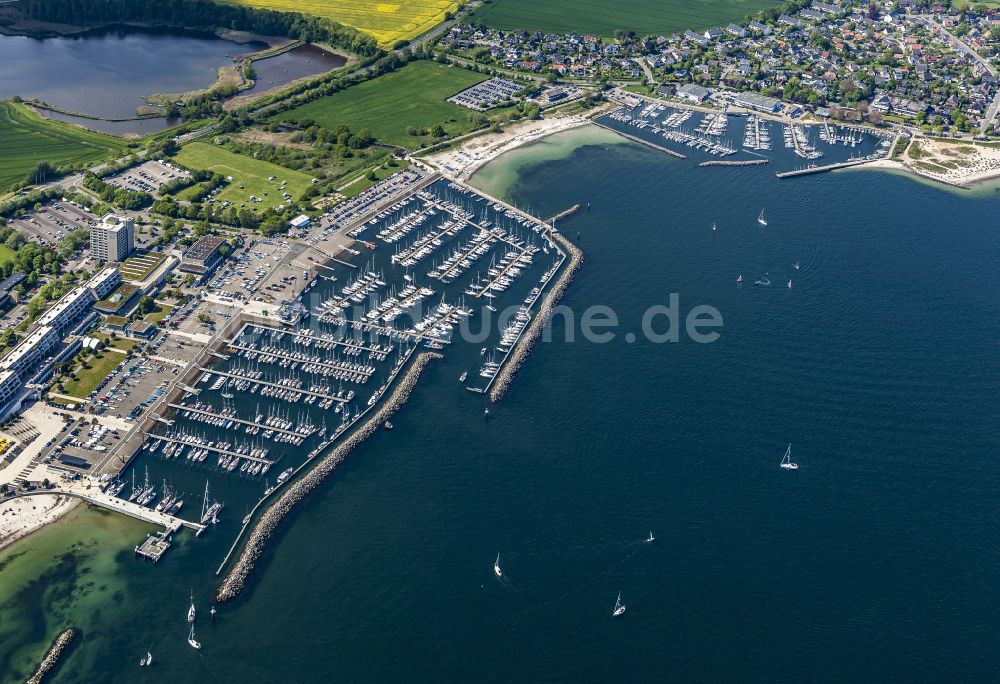 Luftaufnahme Kiel - Sport- und Segelboot - Anlegestelle Olympiahafen Schilksee in Kiel im Bundesland Schleswig-Holstein, Deutschland