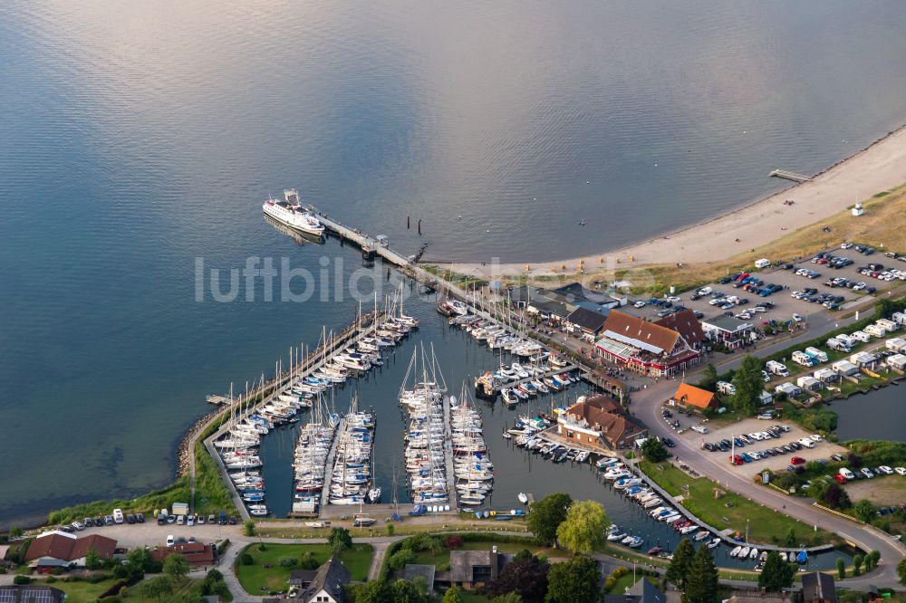 Luftbild Langballigholz - Sport- und Segelboot - Anlegestelle am Ostseestrand in Langballigholz im Bundesland Schleswig-Holstein, Deutschland