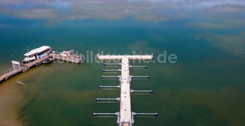 Luftbild Großpösna - Sportboot- Anlegestellen und Bootsliegeplätzen am Uferbereich am Störmthaler See in Großpösna im Bundesland Sachsen, Deutschland