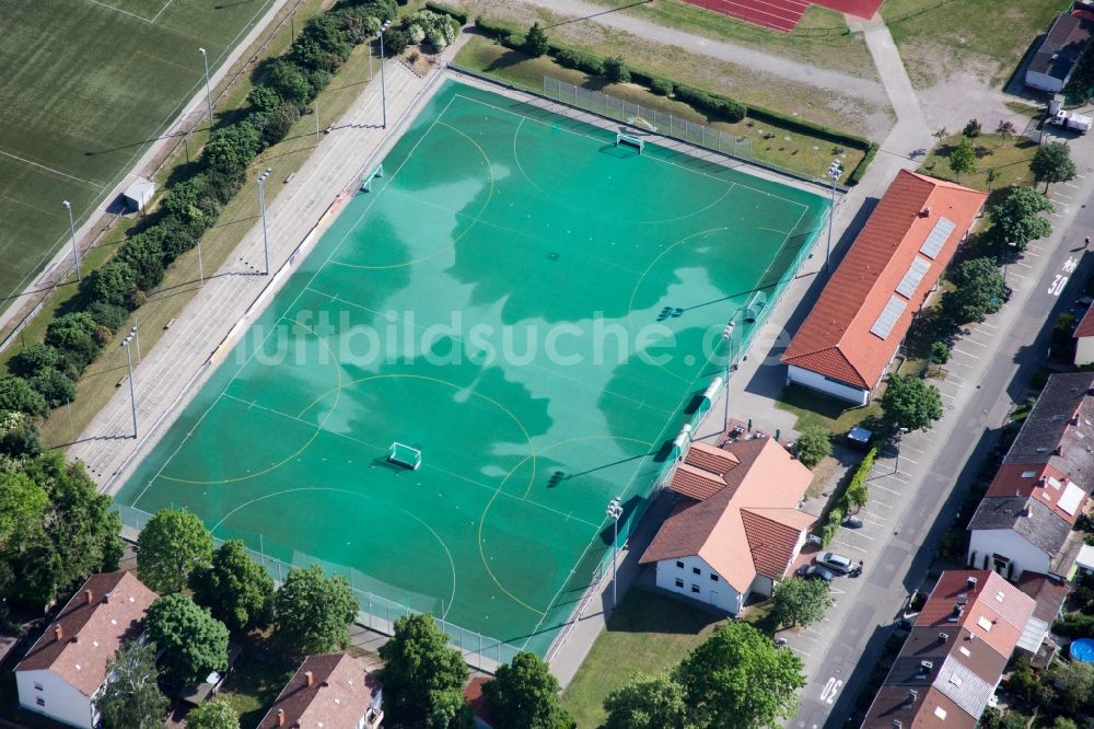 Luftaufnahme Bad Dürkheim - Sportplatz des Dürkheimer Hockey Club in Bad Dürkheim im Bundesland Rheinland-Pfalz