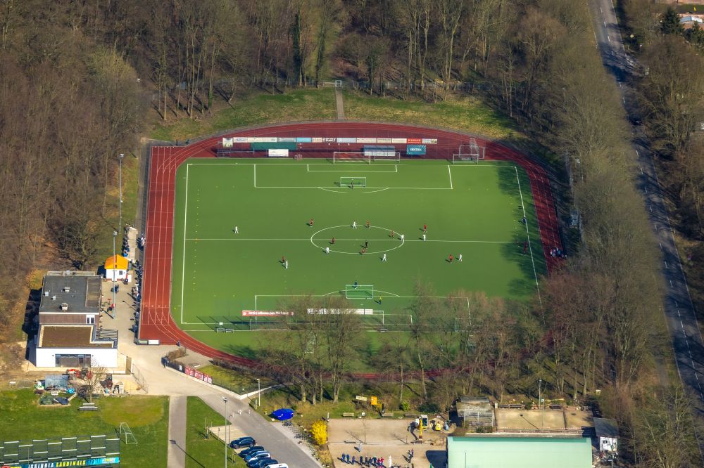 Luftbild Kettwig - Sportplatz- Ensemble des Fußball-Sport-Verein Kettwig e.V. in Kettwig im Bundesland Nordrhein-Westfalen, Deutschland