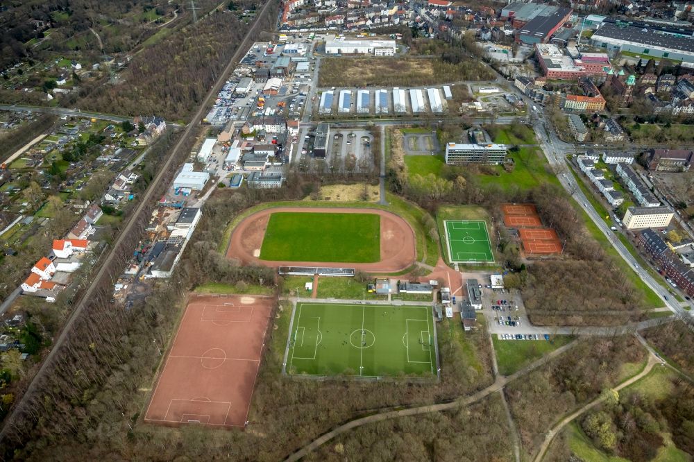 Luftaufnahme Gelsenkirchen - Sportplatz- Fussballplatz der Bezirkssportanlage „ Auf der Reihe “ in Gelsenkirchen im Bundesland Nordrhein-Westfalen