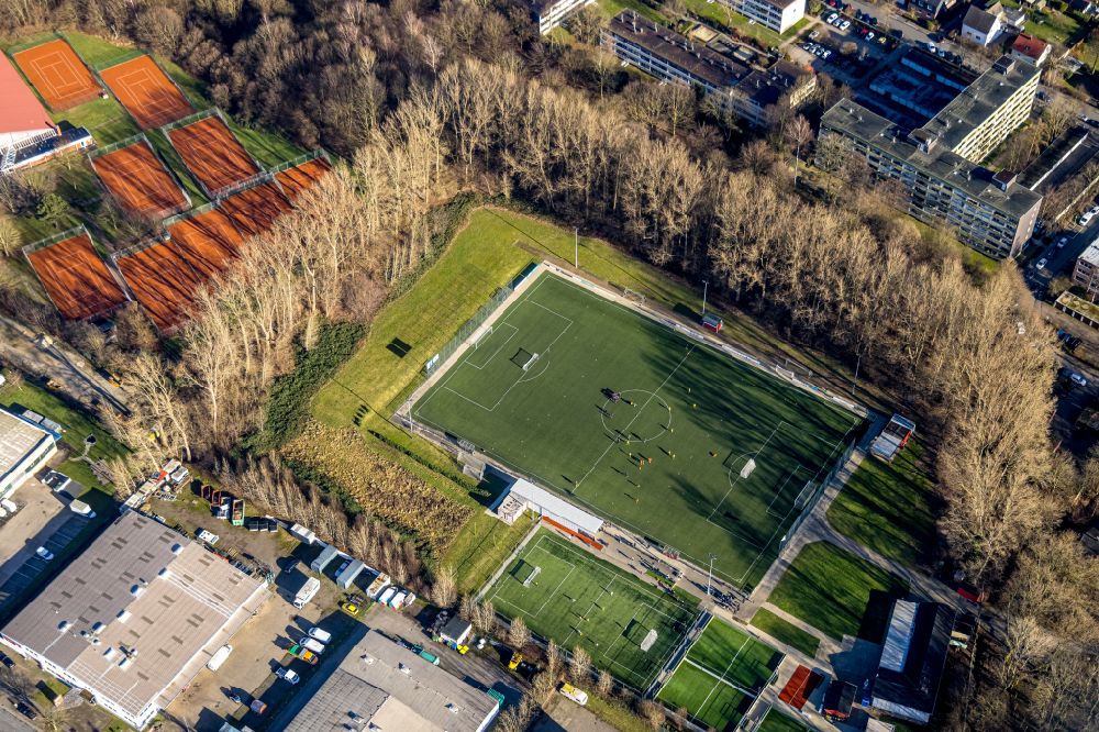 Luftaufnahme Dortmund - Sportplatz- Fussballplatz des Dortmunder Löwen - Brackel 61 e.V. in Dortmund im Bundesland Nordrhein-Westfalen, Deutschland