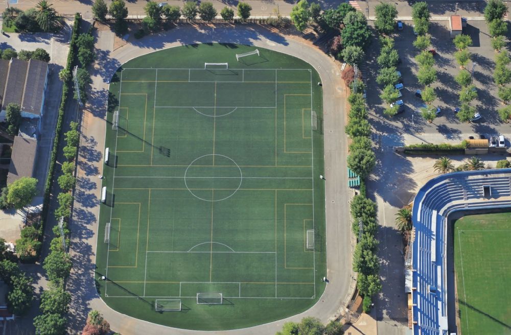 Luftbild Inca - Sportplatz- Fussballplatz in Inca Mallorca auf der balearischen Mittelmeerinsel Mallorca, Spanien