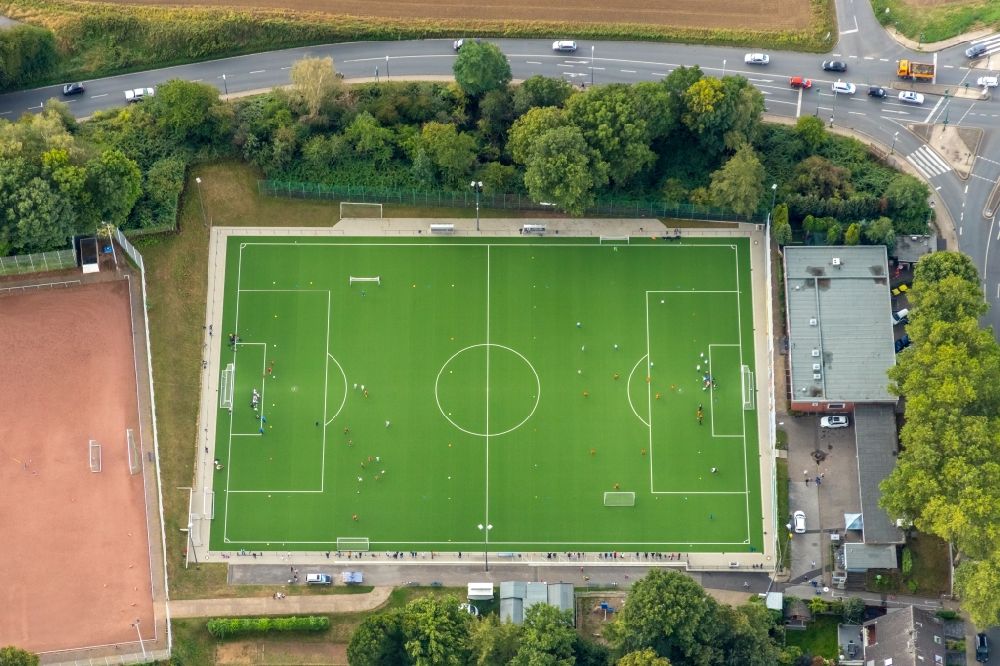 Luftbild Essen - Sportplatz- Fussballplatz des SV Leithe 19/65 e.V. im Ortsteil Leithe in Essen im Bundesland Nordrhein-Westfalen, Deutschland