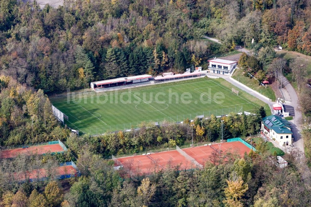Leobendorf von oben - Sportplatz- Fussballplatz des SV Leobendorf in Leobendorf in Niederösterreich, Österreich
