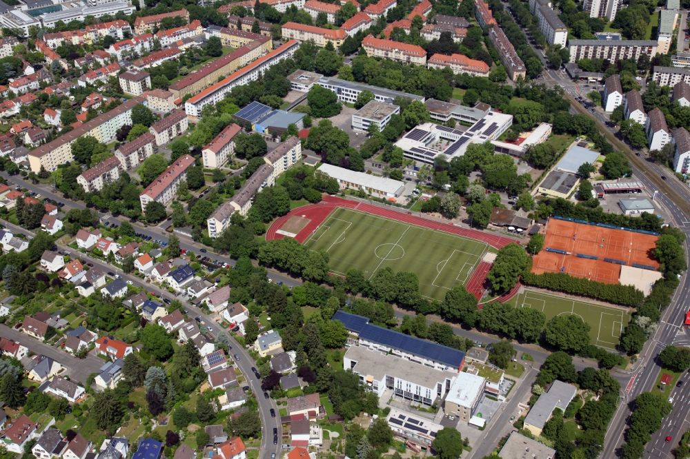 Mainz von oben - Sportplatz- Fussballplatz des Mainzer Turnvereins 1817 in Mainz im Bundesland Rheinland-Pfalz, Deutschland